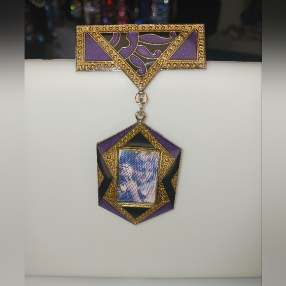 Vintage Dangle Photo Frame Brooch Pin Purple Royal Ceremonial Style - Picture 10 of 10